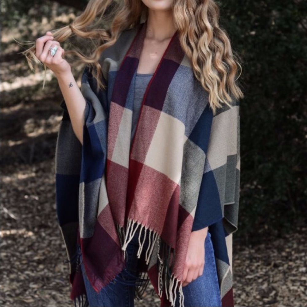 Checkered Tassel Ruana